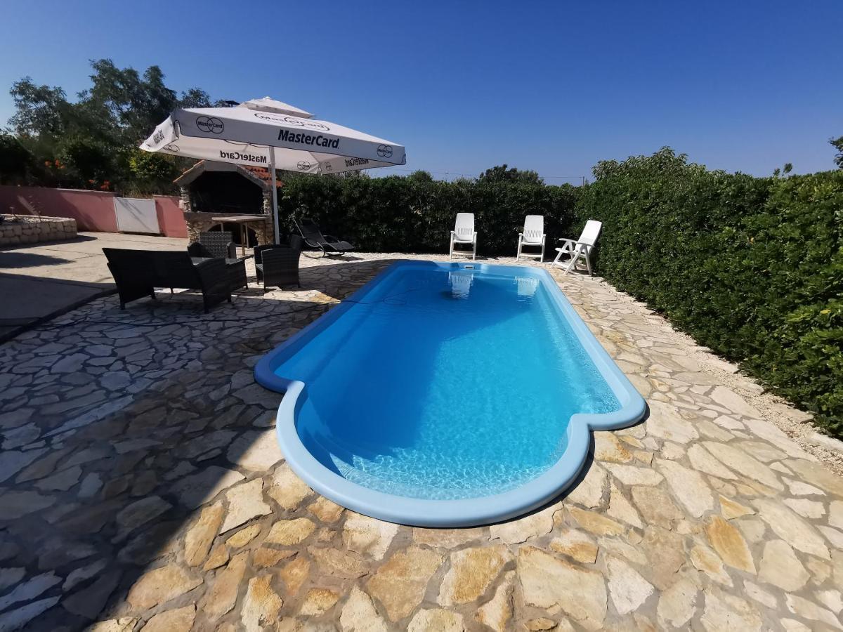 ורסי Guest House With Pool Ante מראה חיצוני תמונה