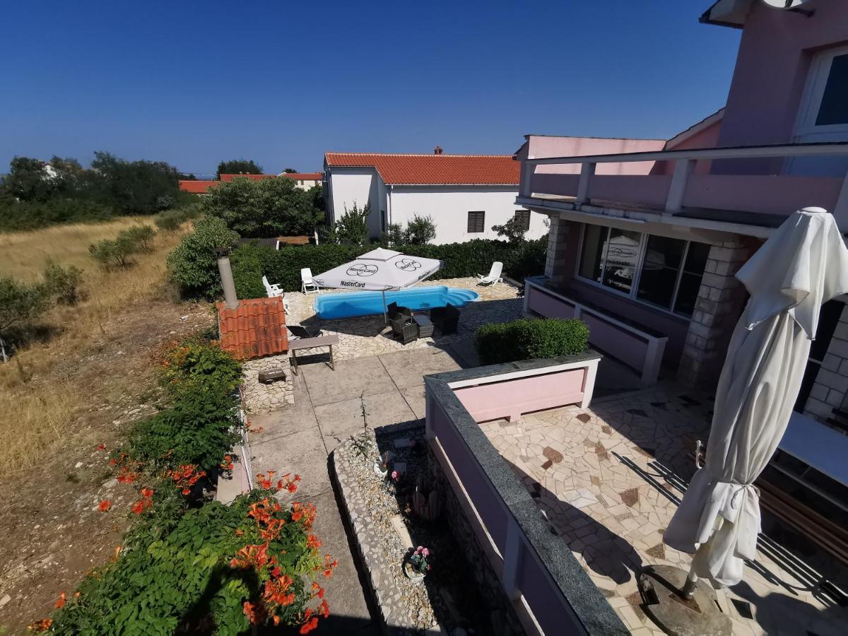 ורסי Guest House With Pool Ante מראה חיצוני תמונה